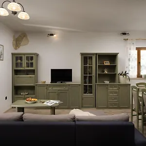 https://enia.pula-hotels.org